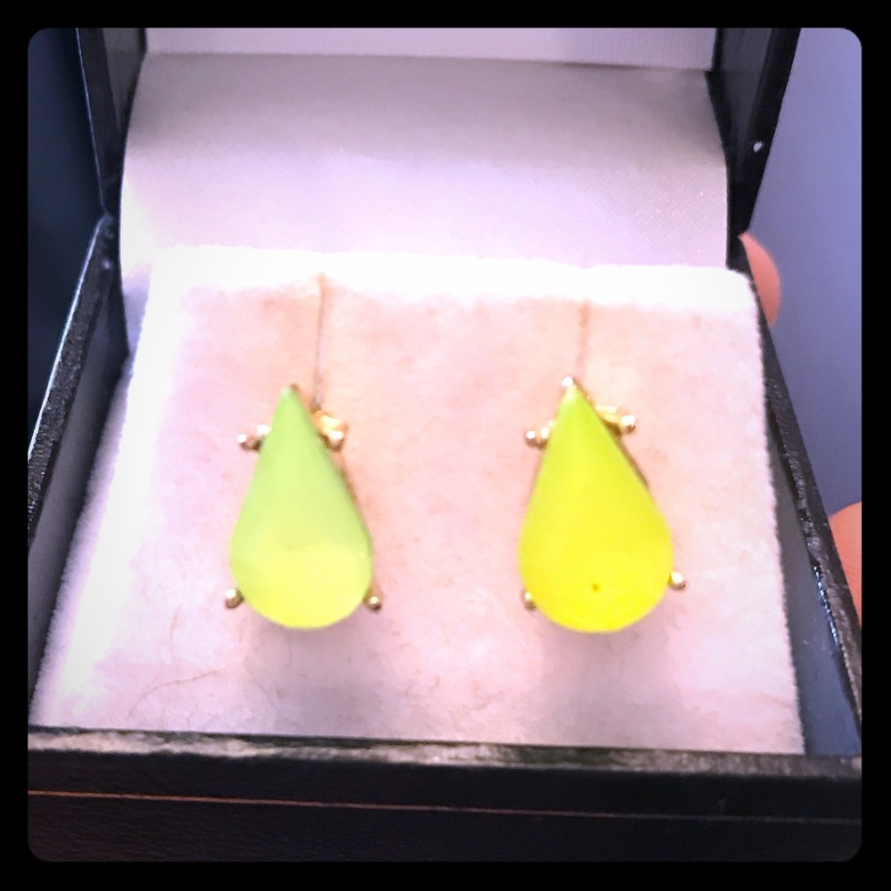PINK SLIP Lime Green Teardrop Studs💚
